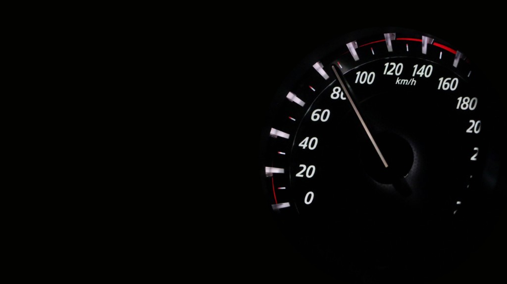 Speedometer representing the speed at which procurement teams are running bids and RFPs in 2021