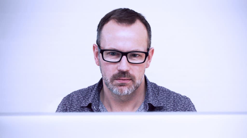 man with vision into contract management