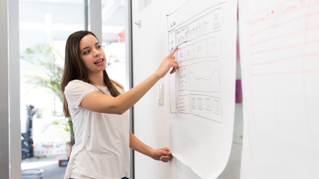 Procurement professional looking at state of public sourcing trends